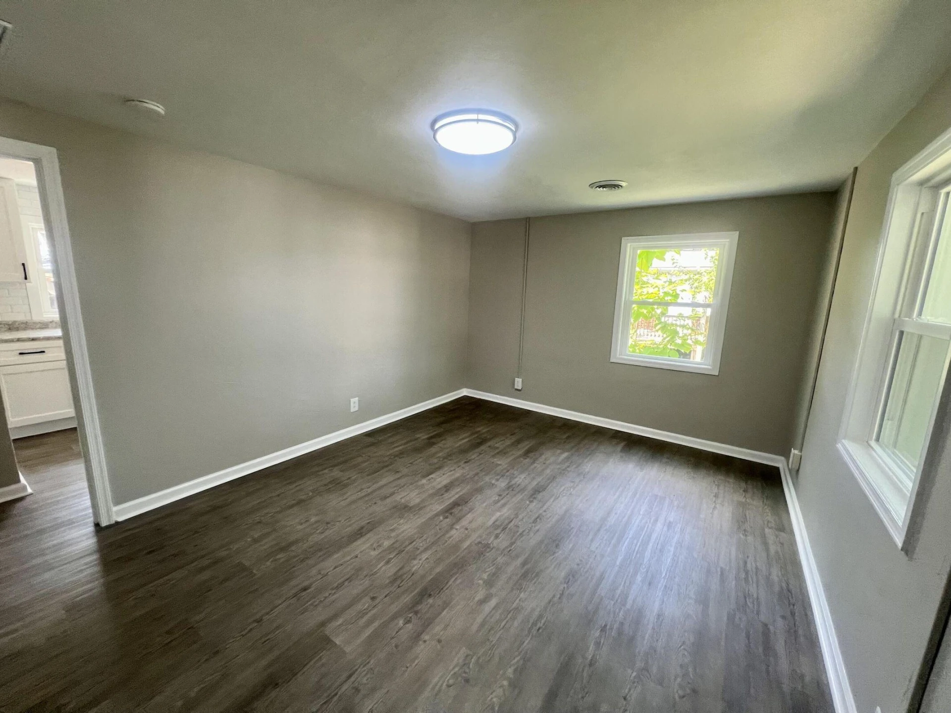 535 JEFFERSON AVE - Photo 5