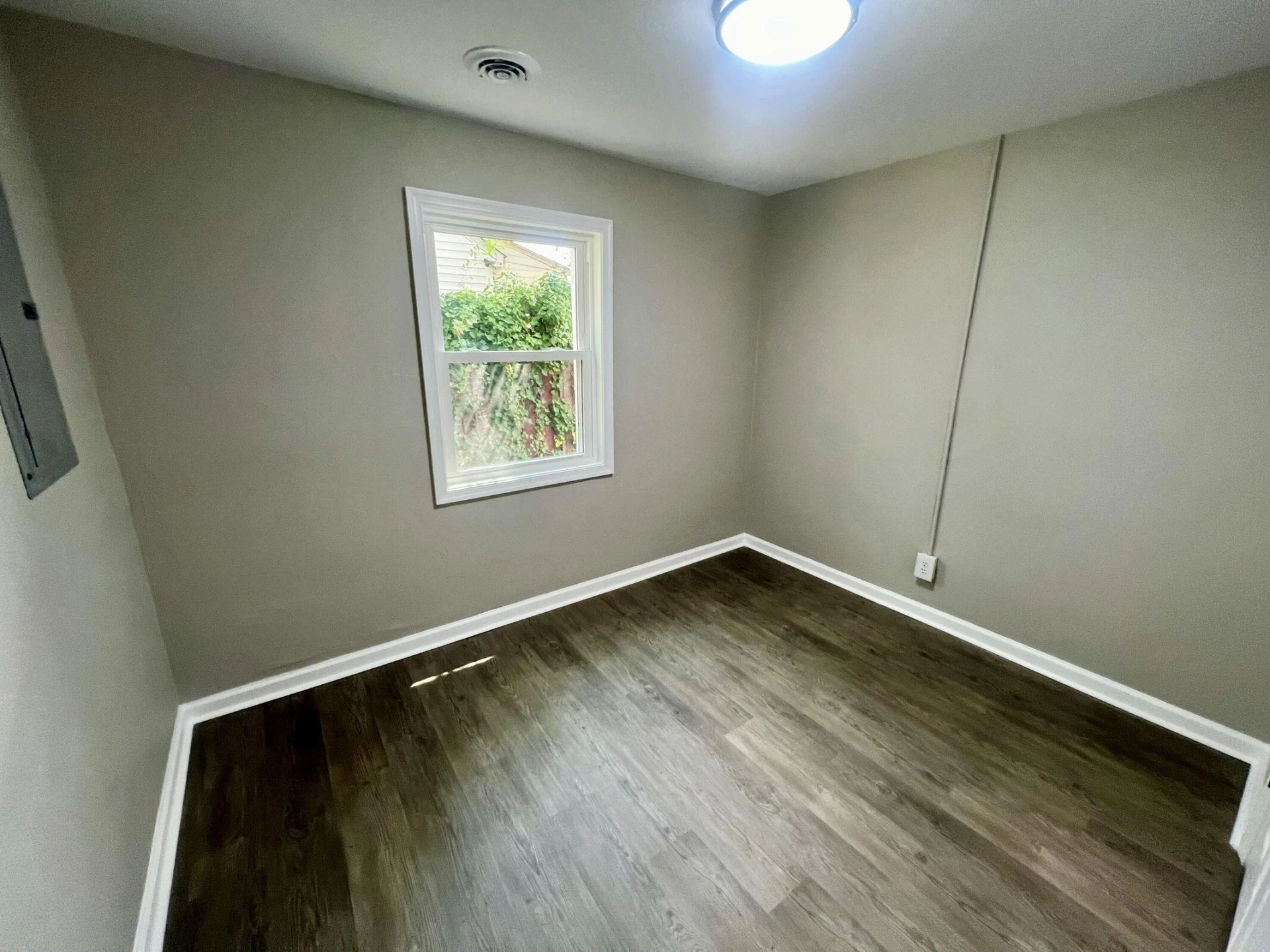 535 JEFFERSON AVE - Photo 6