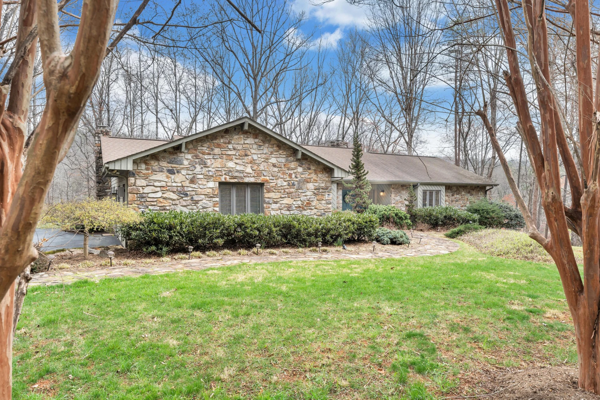 4921 Hunting Hills DR - Photo 3