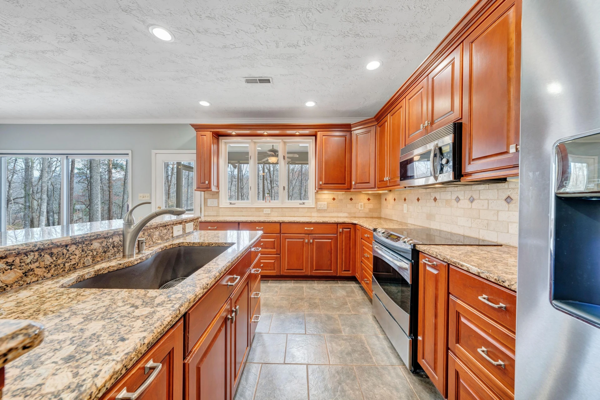 4921 Hunting Hills DR - Photo 42