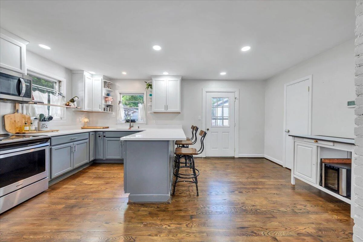 4708 Pawling ST NW - Photo 11