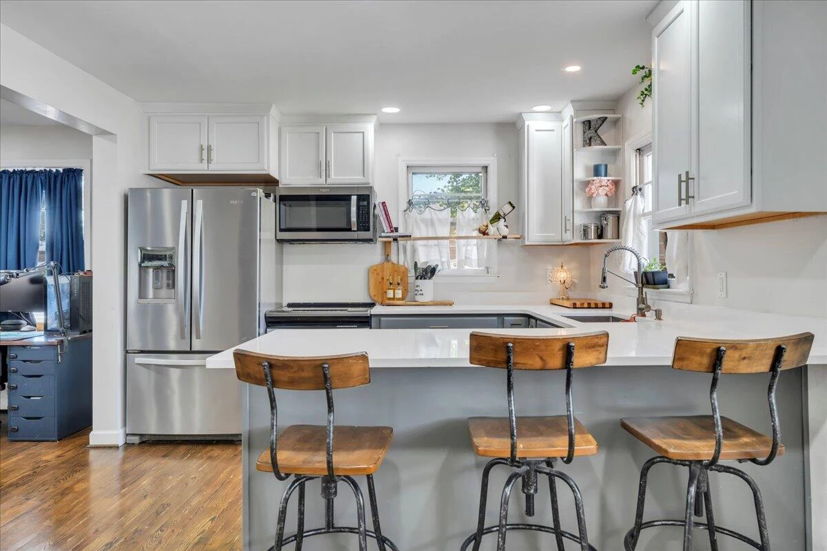 4708 Pawling ST NW - Photo 12