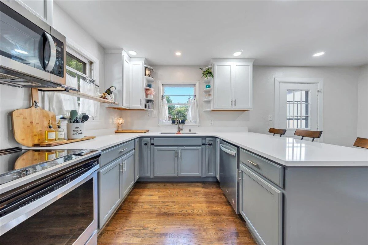 4708 Pawling ST NW - Photo 15