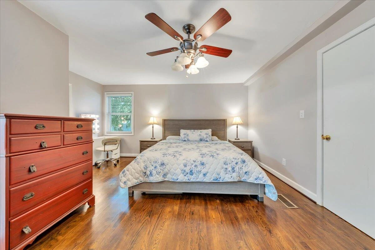 4708 Pawling ST NW - Photo 16