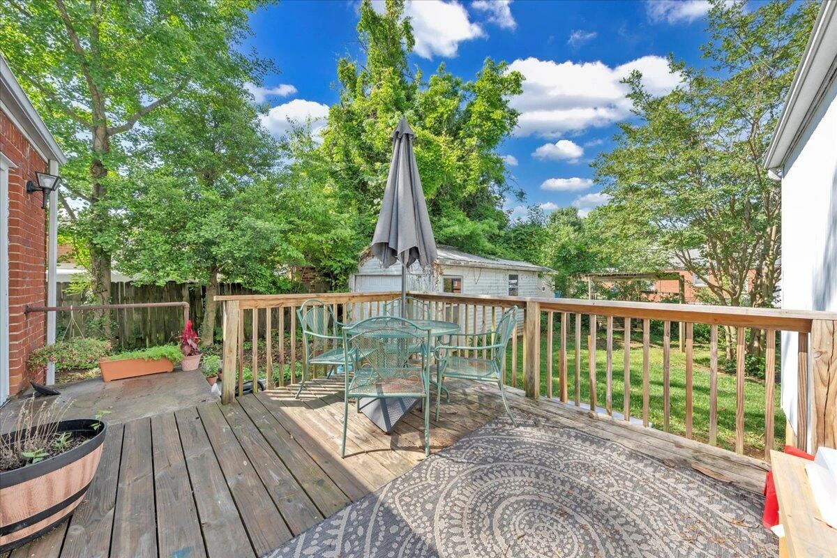 4708 Pawling ST NW - Photo 21