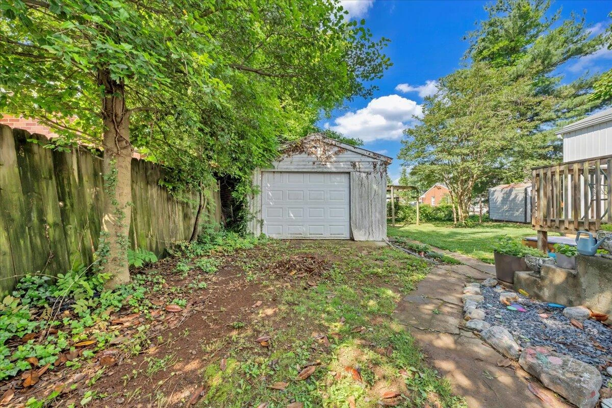 4708 Pawling ST NW - Photo 22