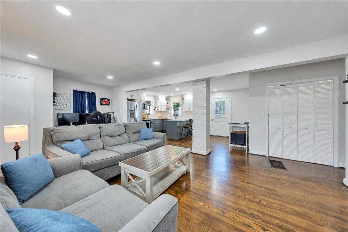 4708 Pawling ST NW - Photo 6