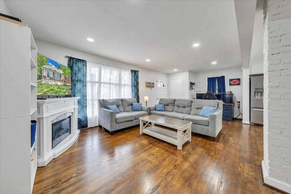 4708 Pawling ST NW - Photo 8