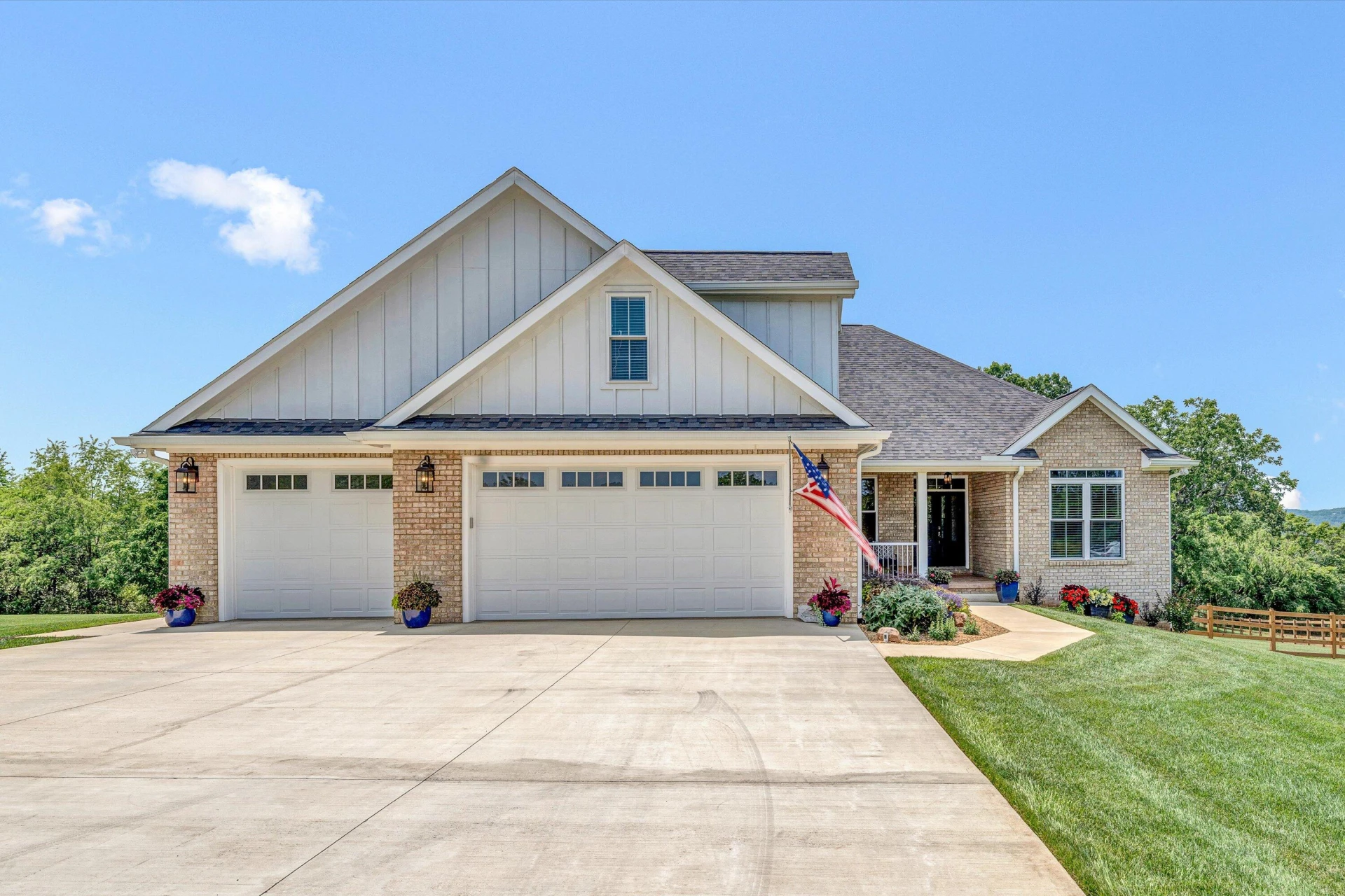 371 Nyle Ridge RD - Photo 2