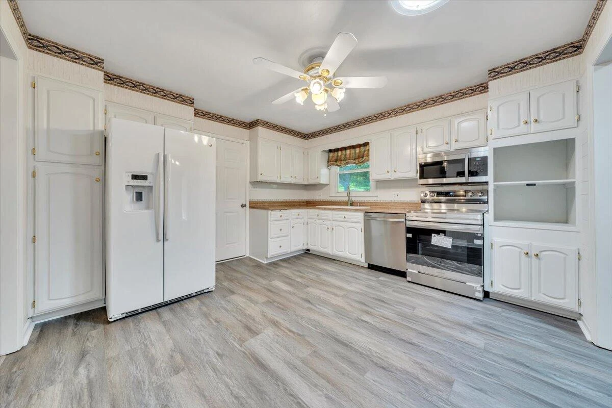 3951 Blandfield DR - Photo 20