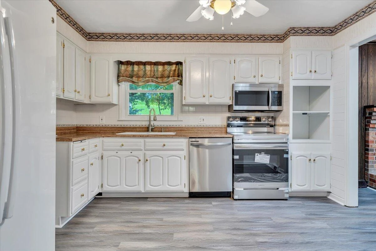 3951 Blandfield DR - Photo 21