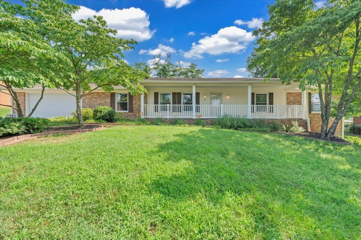 3951 Blandfield DR - Photo 3