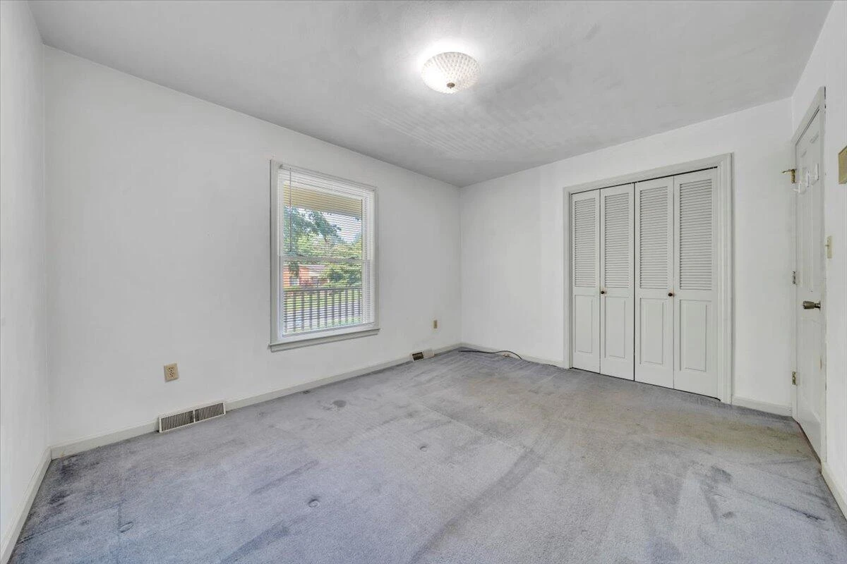 3951 Blandfield DR - Photo 32