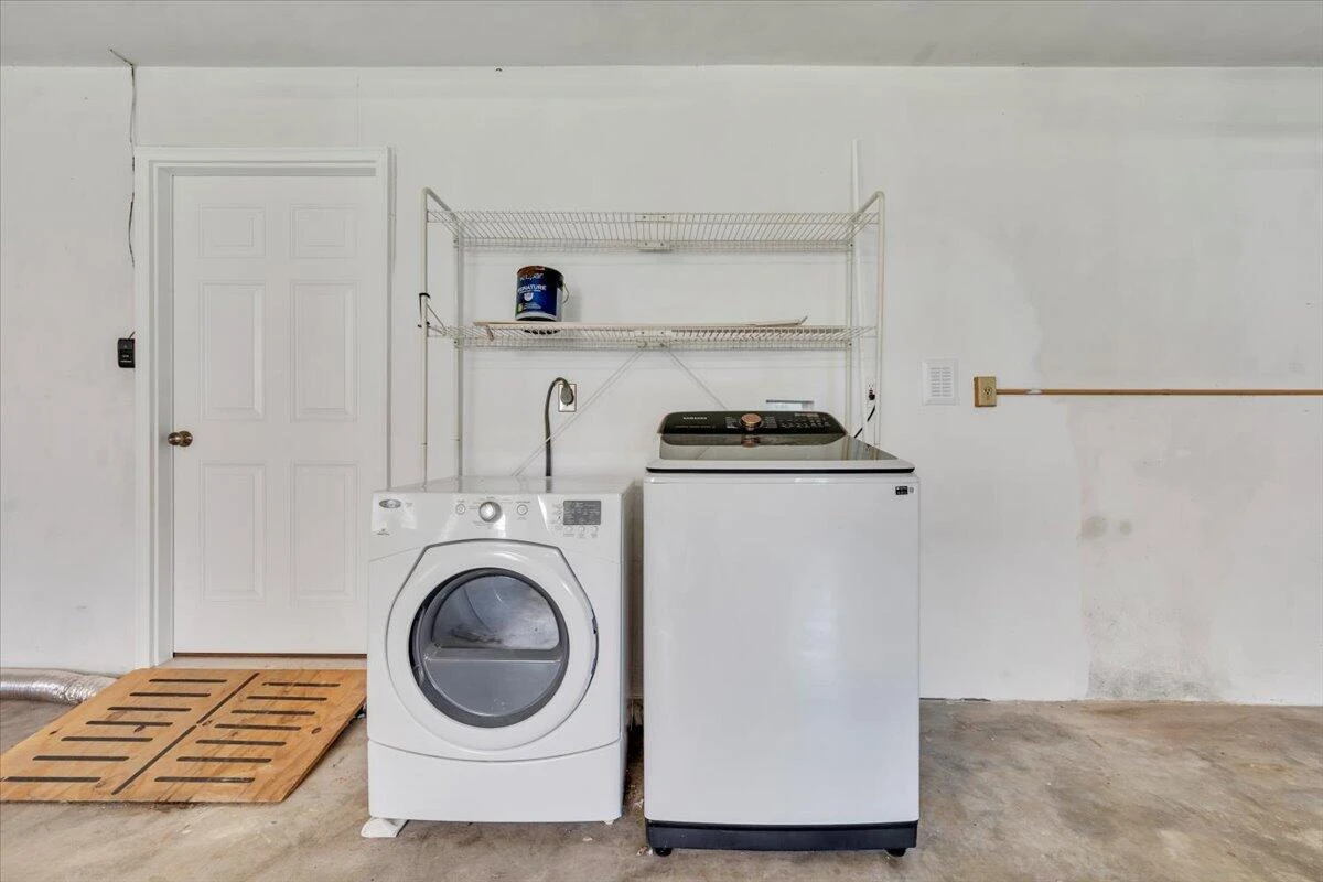 3951 Blandfield DR - Photo 43