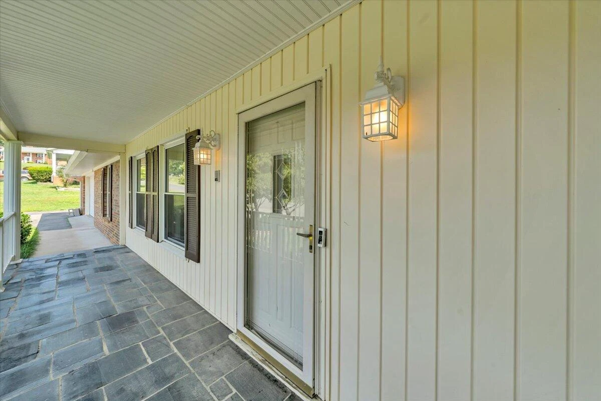 3951 Blandfield DR - Photo 5