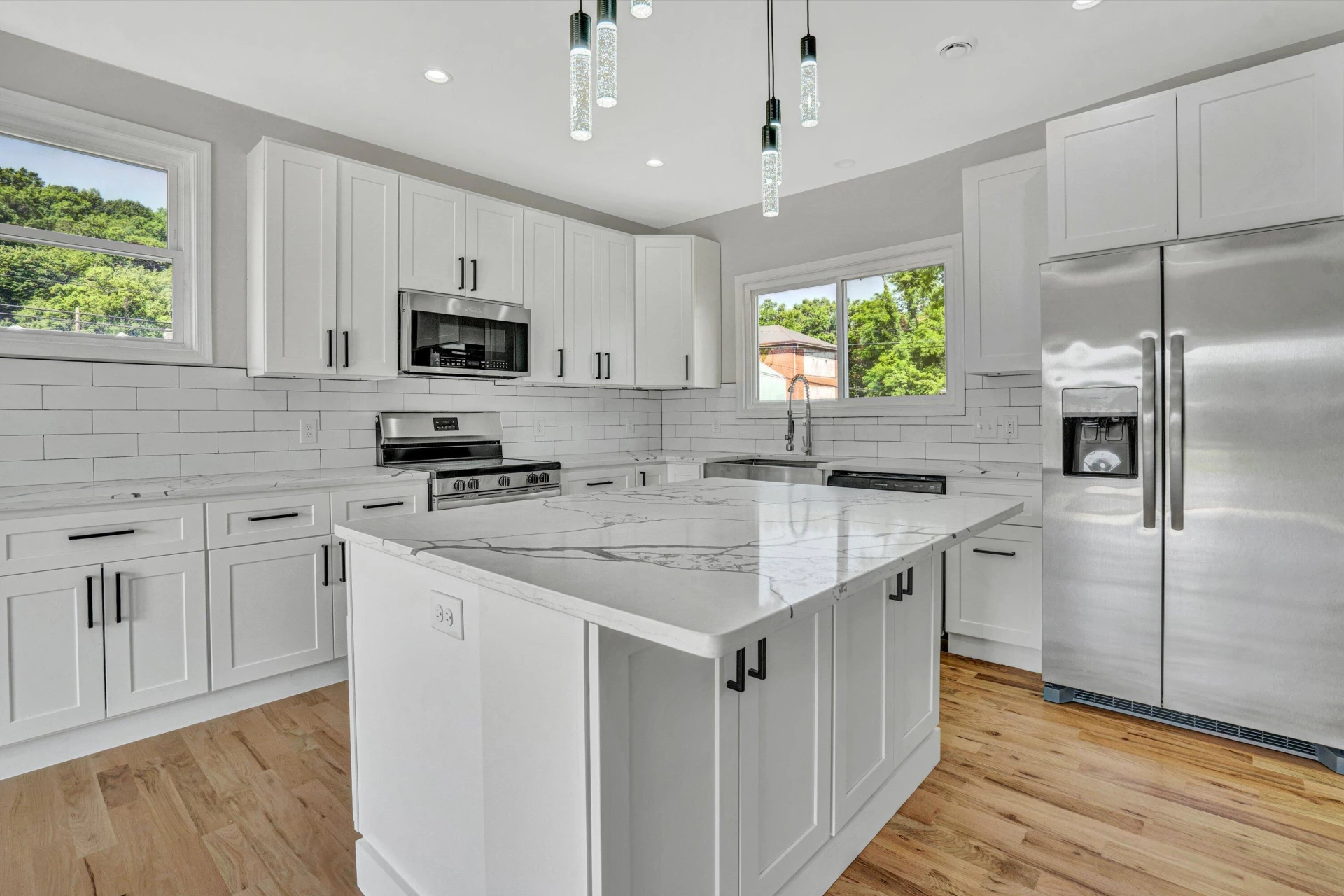 702 Commerce AVE - Photo 12