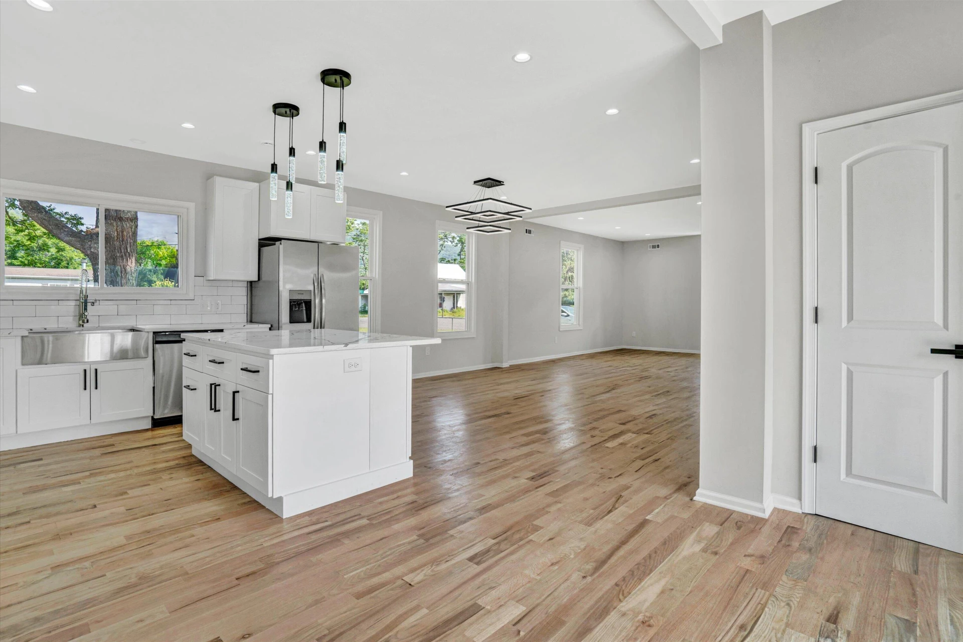 702 Commerce AVE - Photo 14