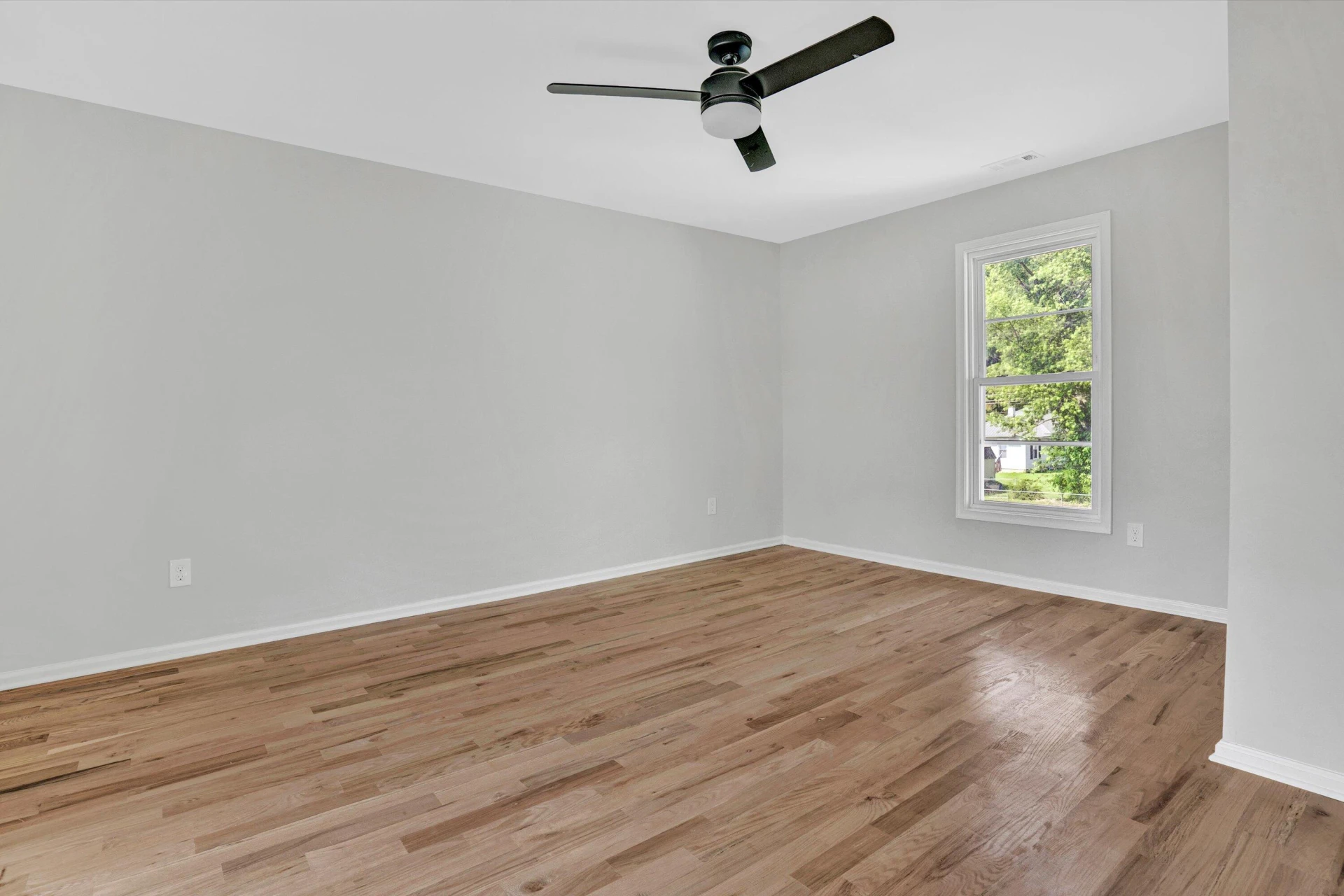 702 Commerce AVE - Photo 24