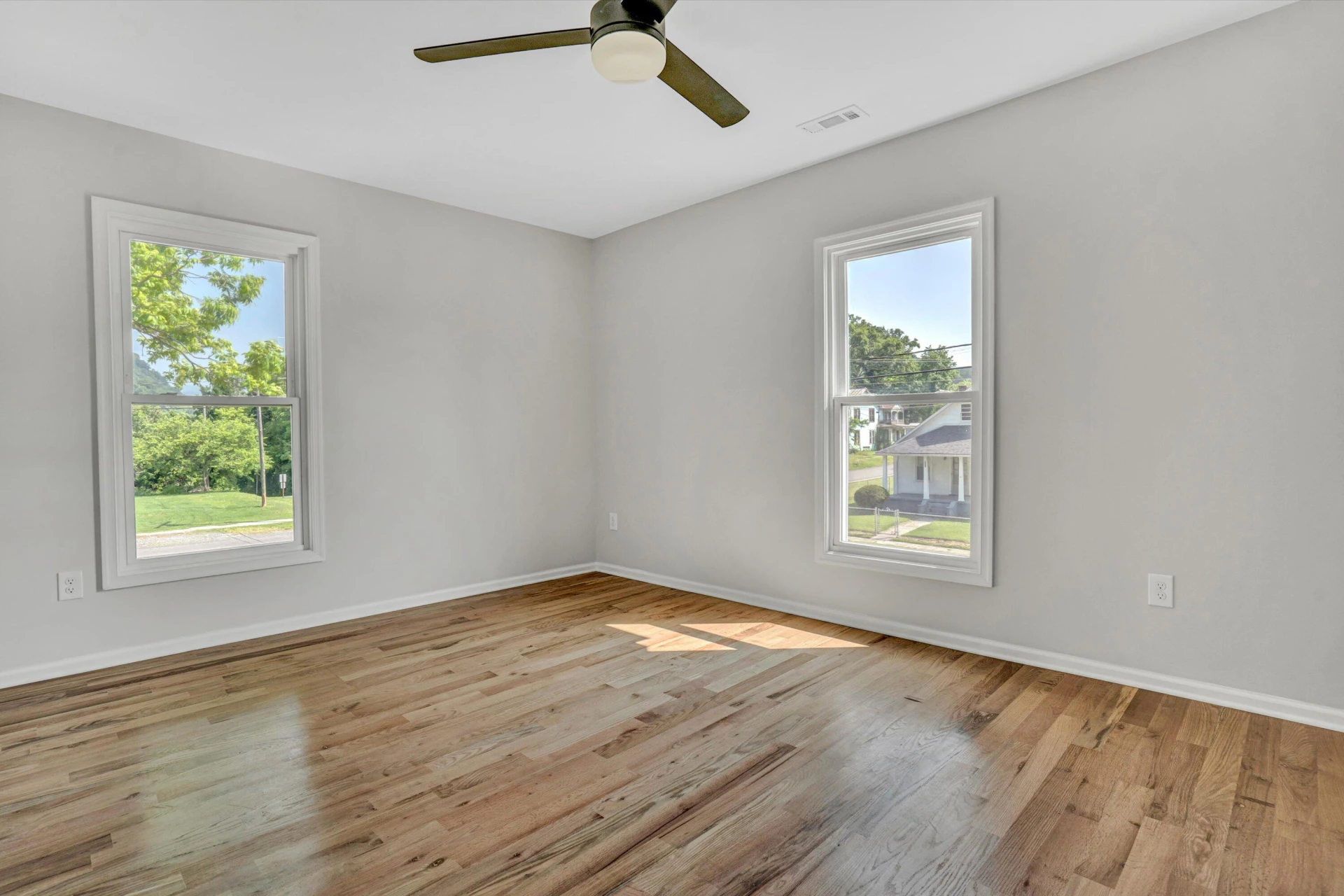 702 Commerce AVE - Photo 27
