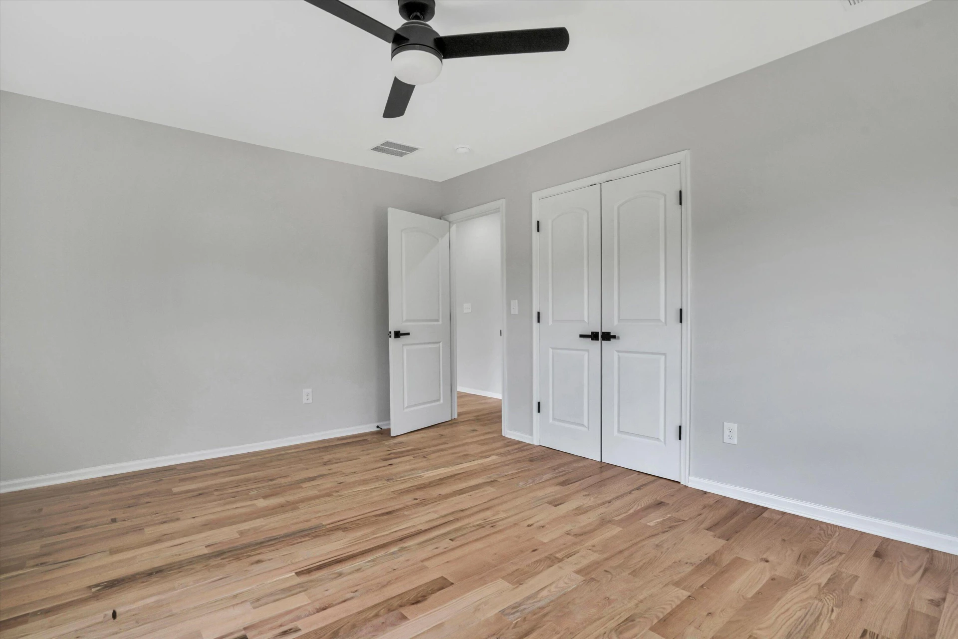 702 Commerce AVE - Photo 29