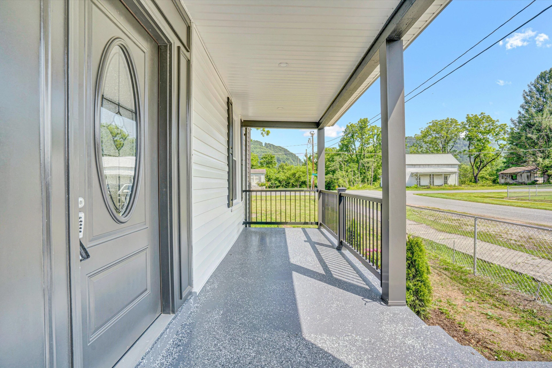 702 Commerce AVE - Photo 5