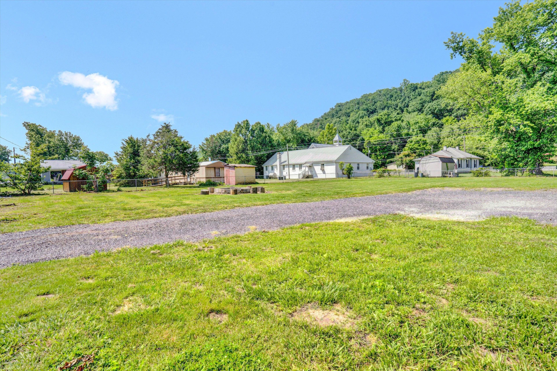 702 Commerce AVE - Photo 40