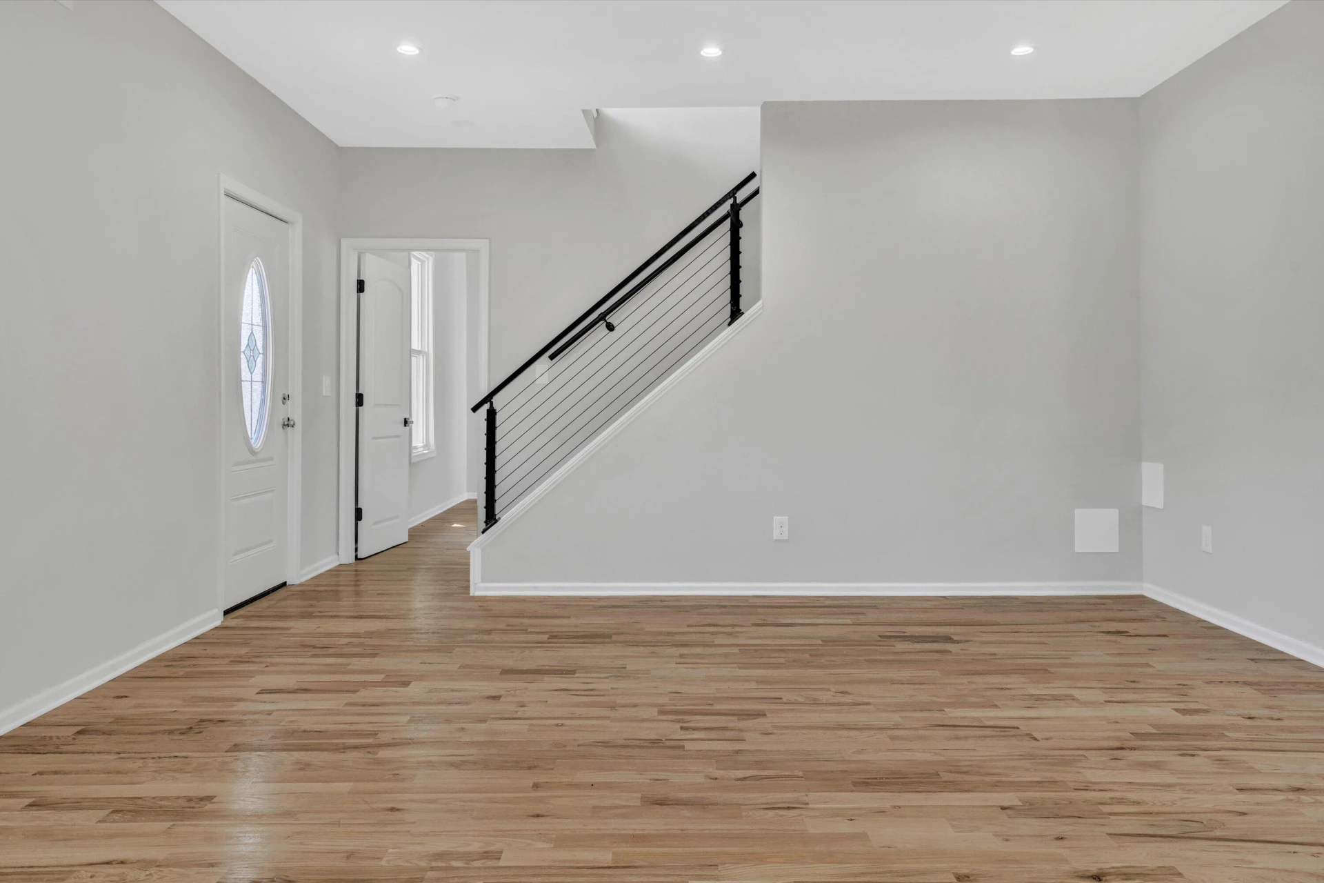 702 Commerce AVE - Photo 7