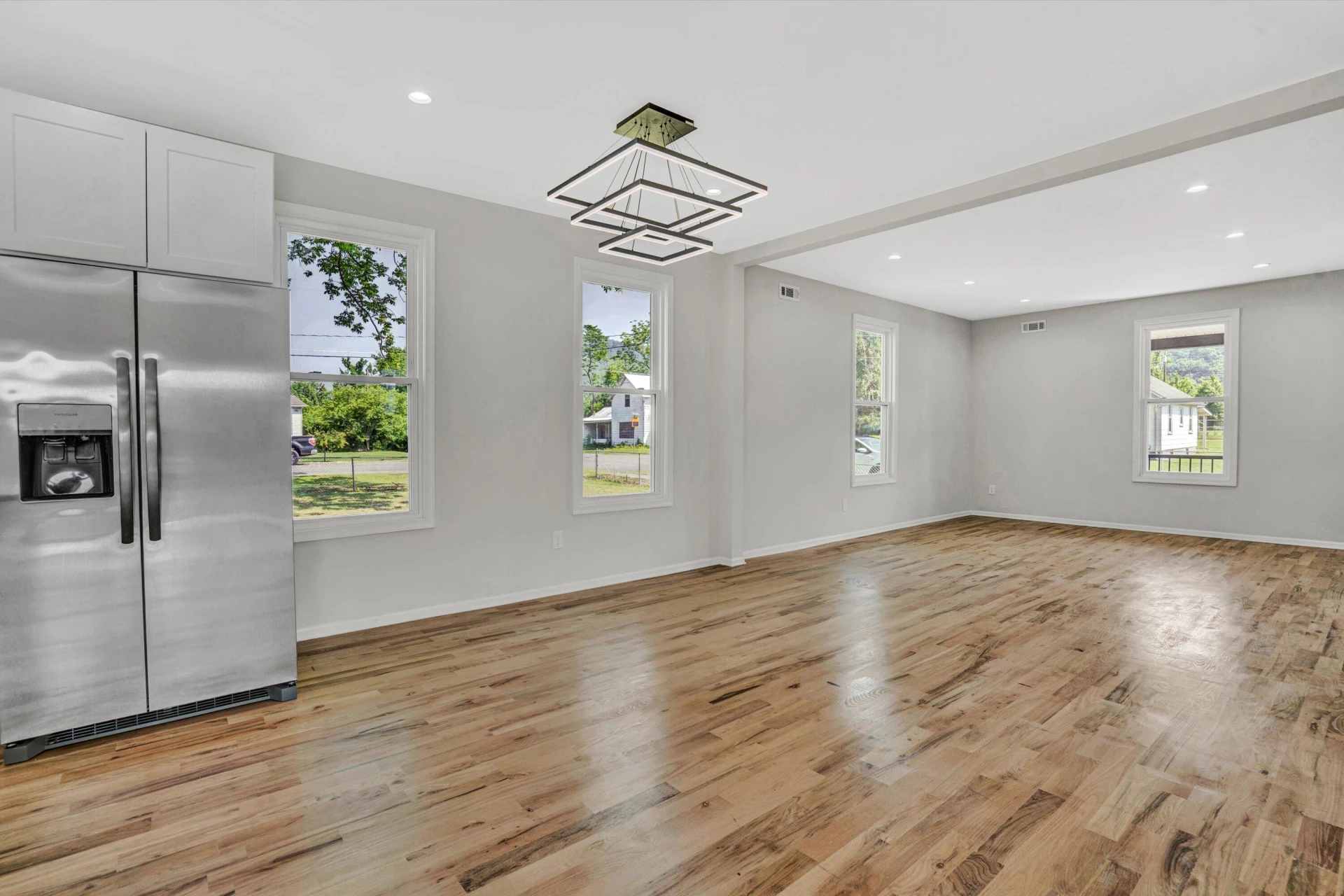 702 Commerce AVE - Photo 10