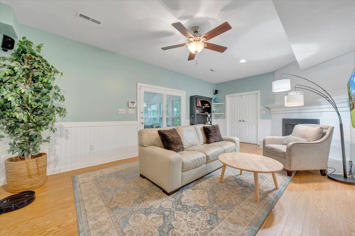 7609 Countrywood DR - Photo 32