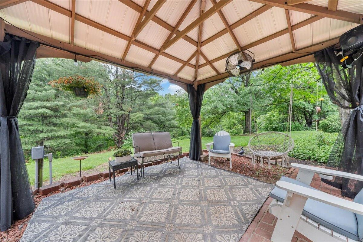 7609 Countrywood DR - Photo 71
