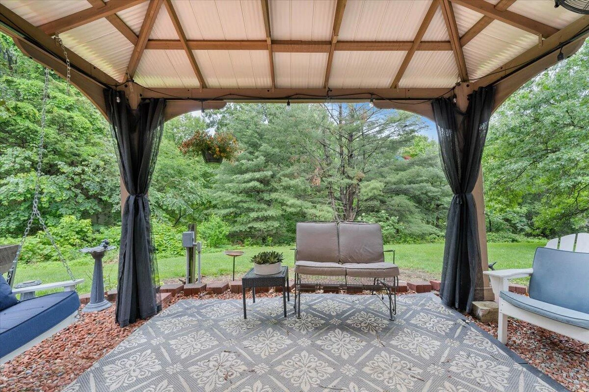 7609 Countrywood DR - Photo 73