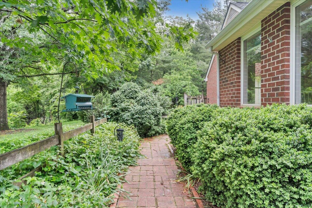 7609 Countrywood DR - Photo 83