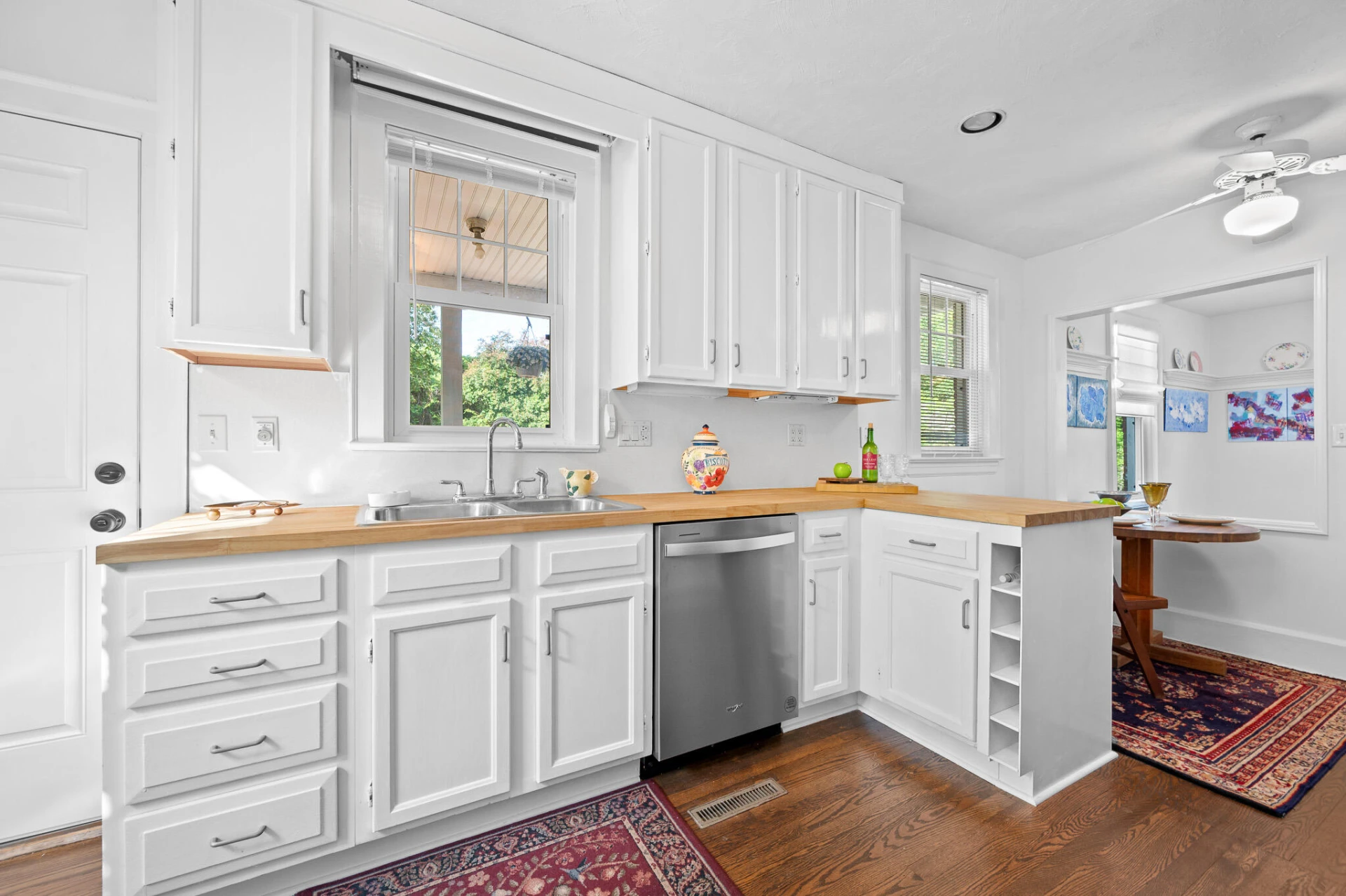 1210 Oakwood ST - Photo 20