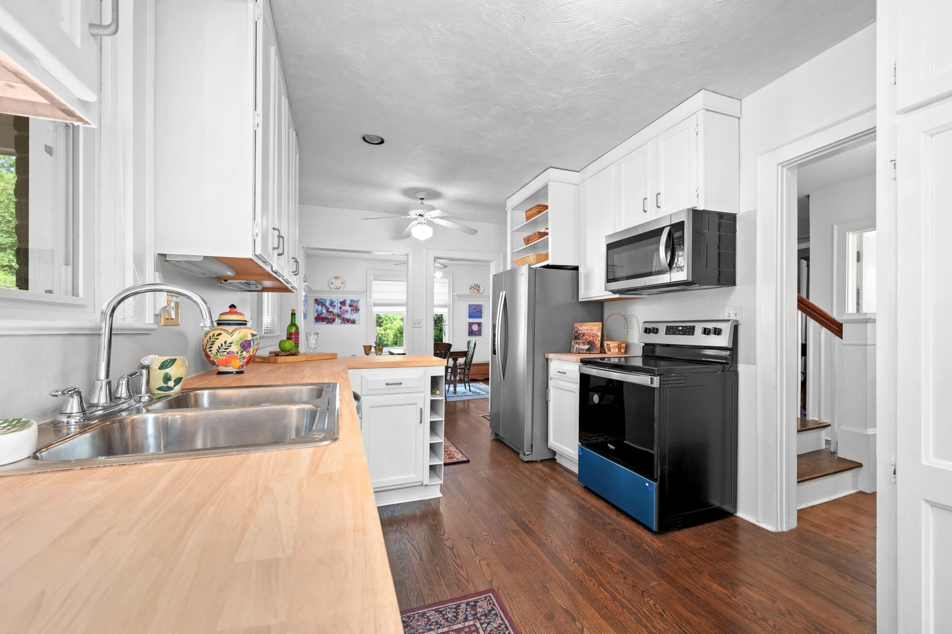 1210 Oakwood ST - Photo 22