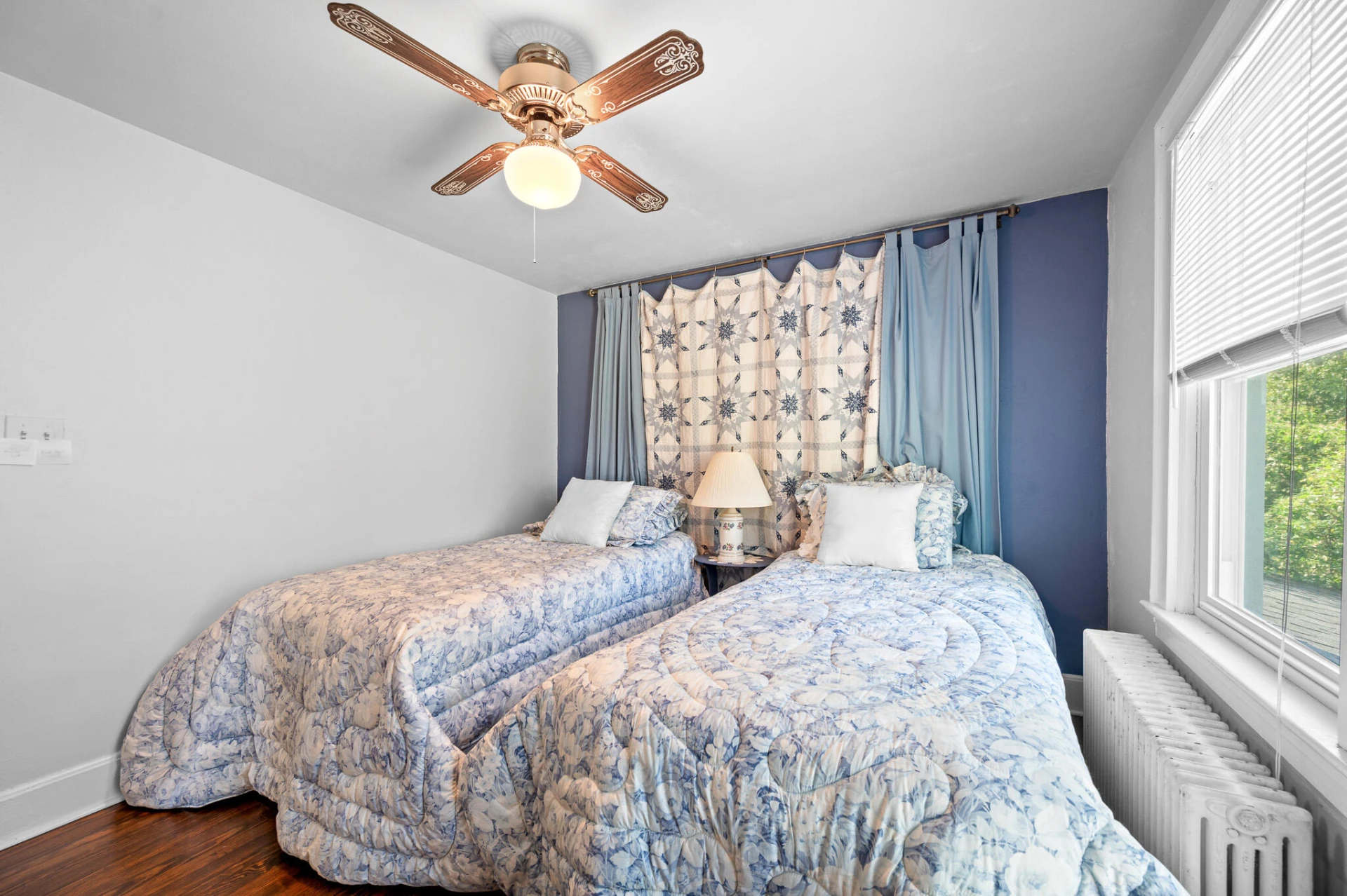 1210 Oakwood ST - Photo 29