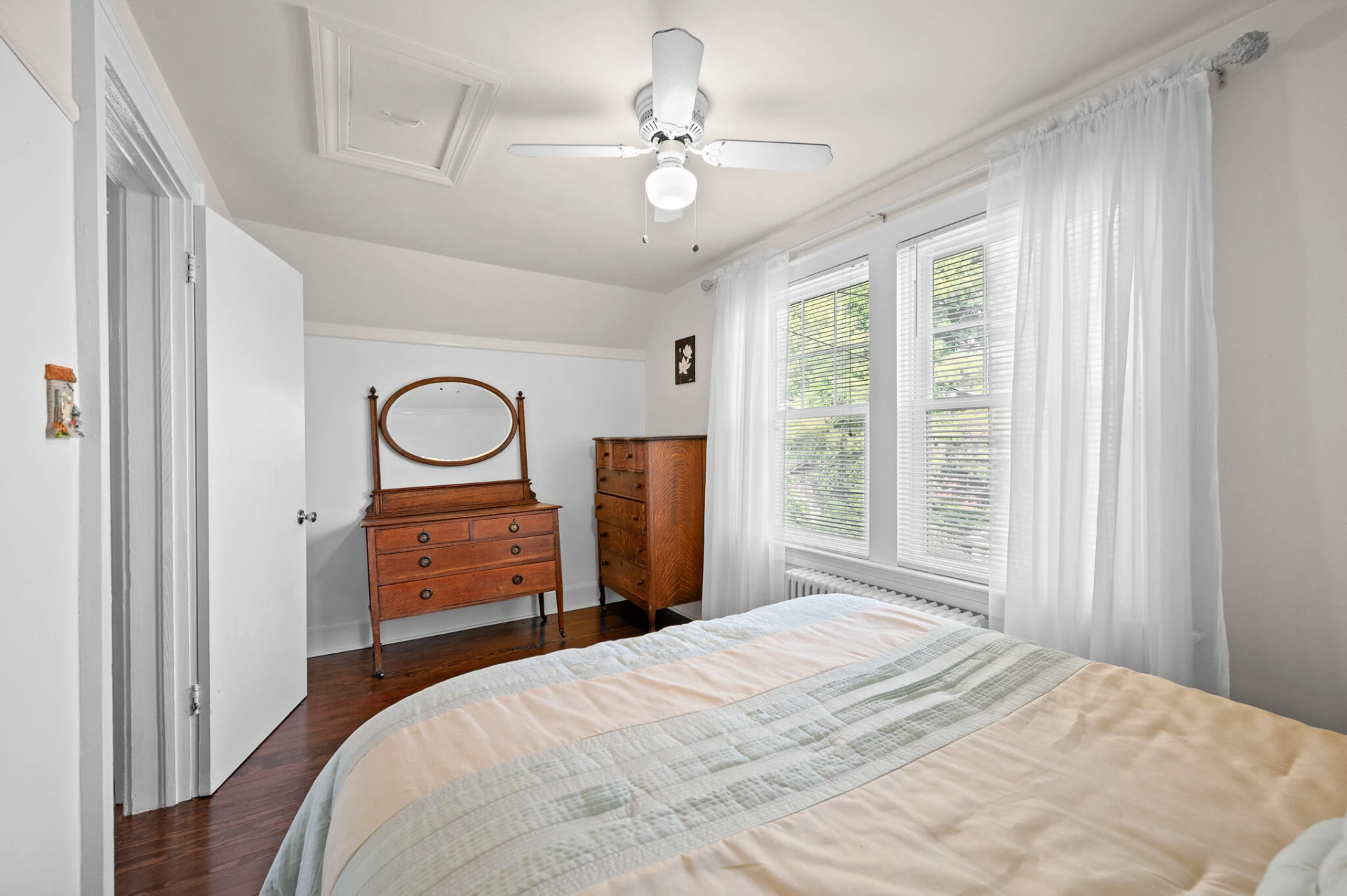 1210 Oakwood ST - Photo 32