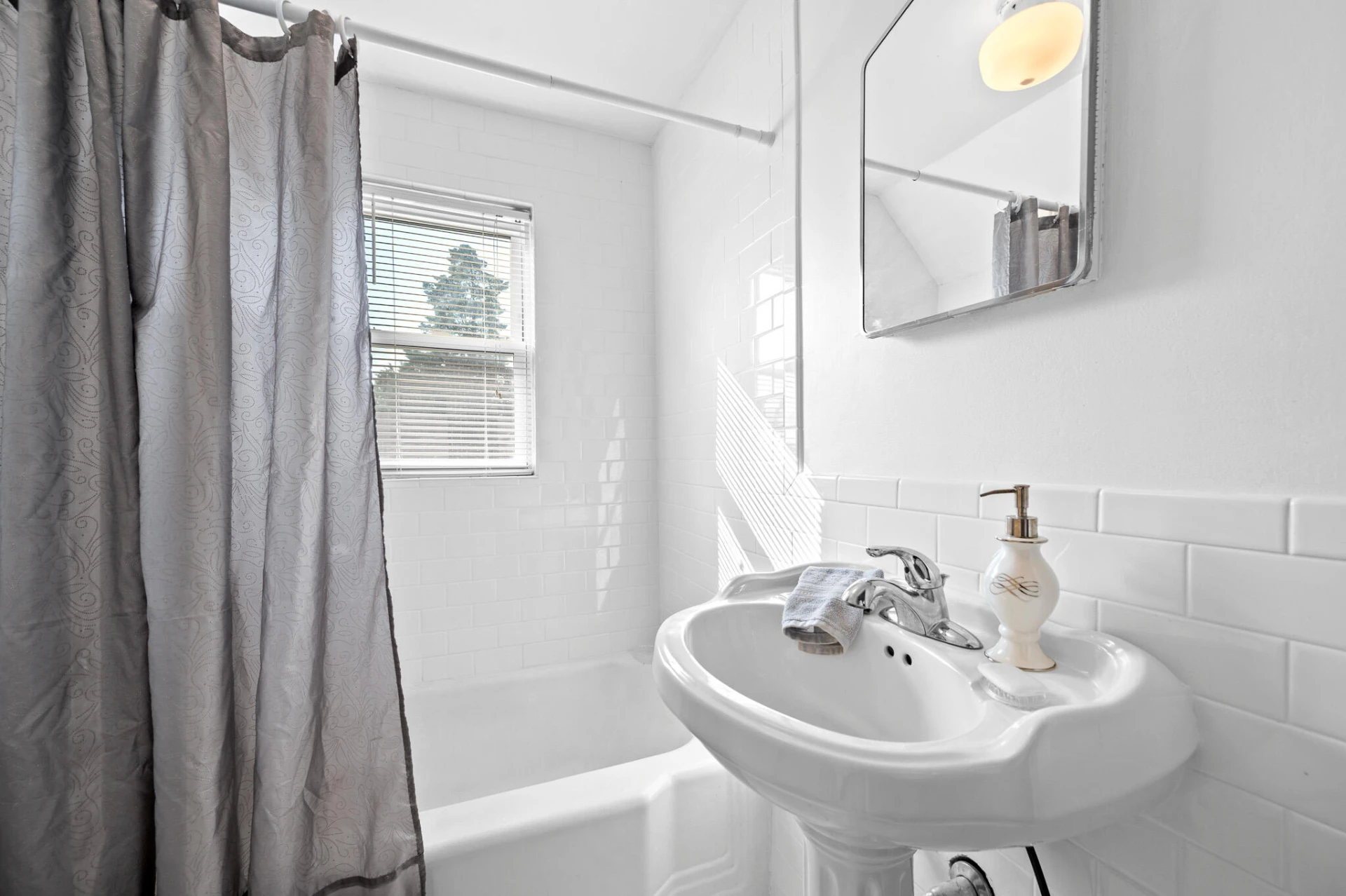 1210 Oakwood ST - Photo 34