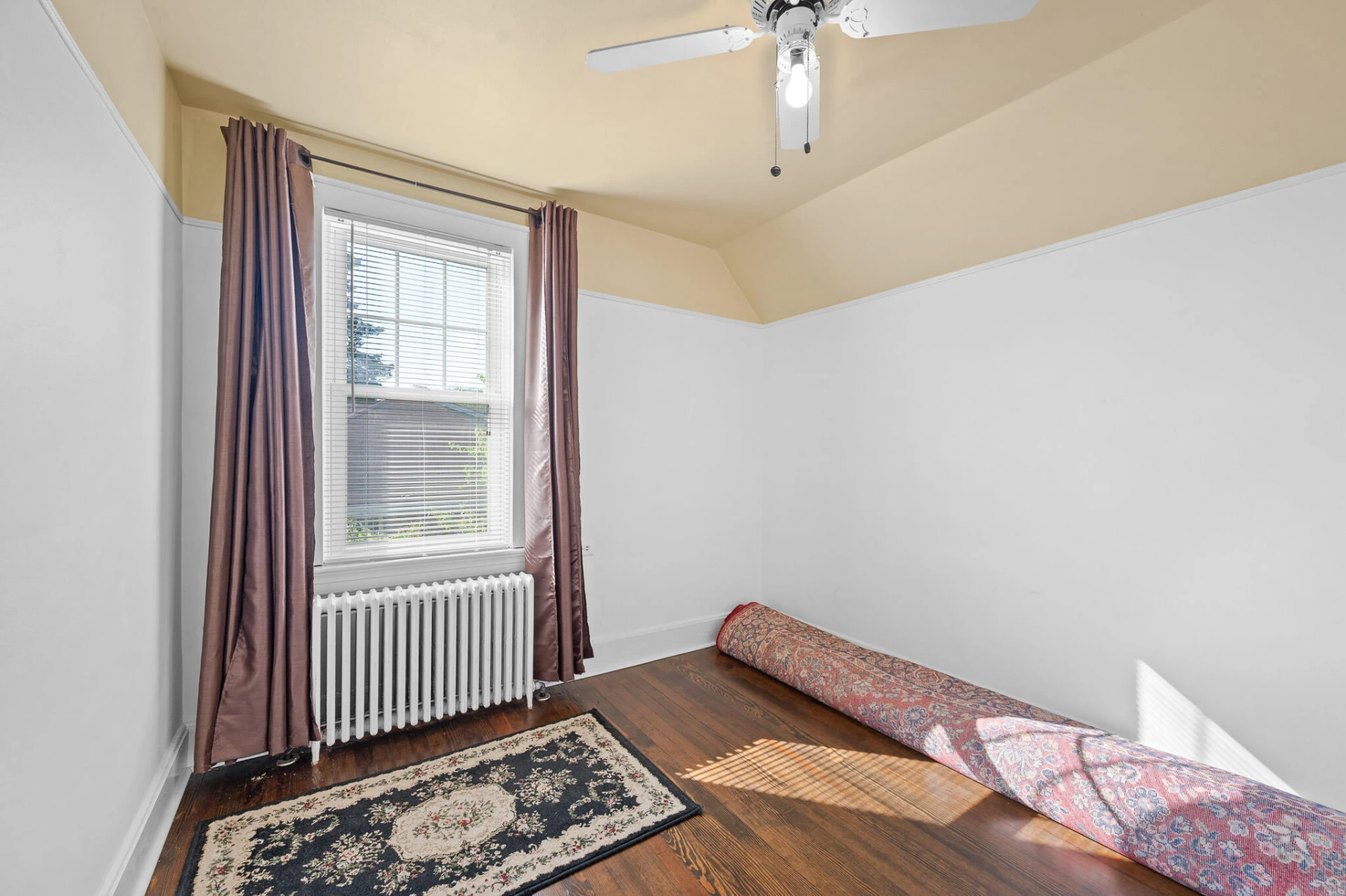 1210 Oakwood ST - Photo 35