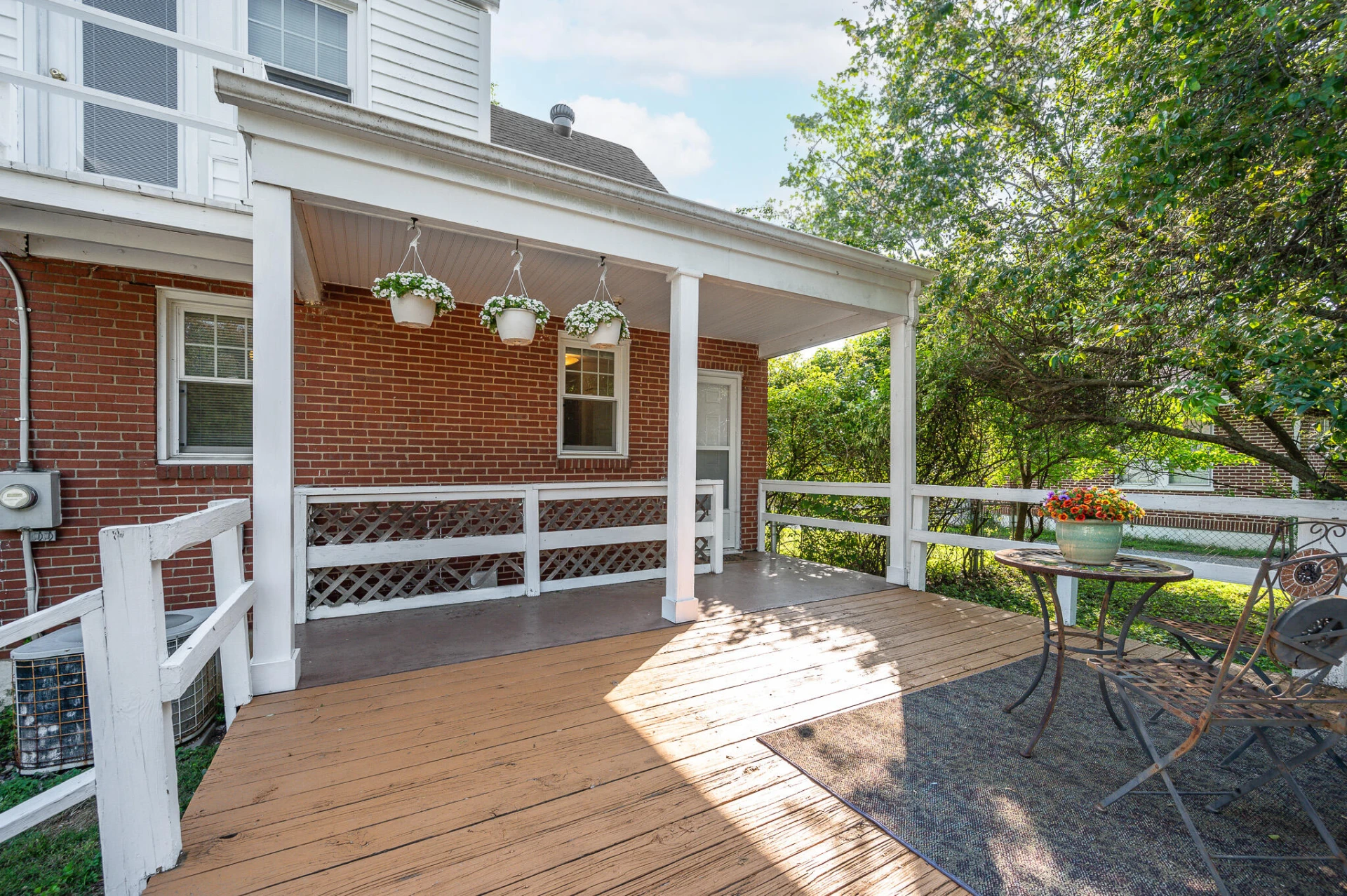 1210 Oakwood ST - Photo 38