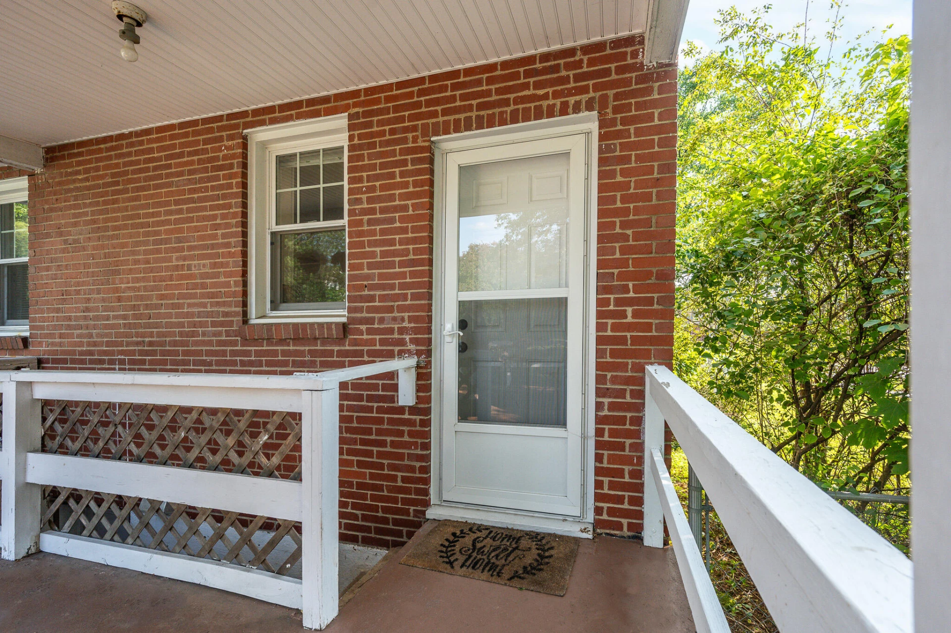 1210 Oakwood ST - Photo 39