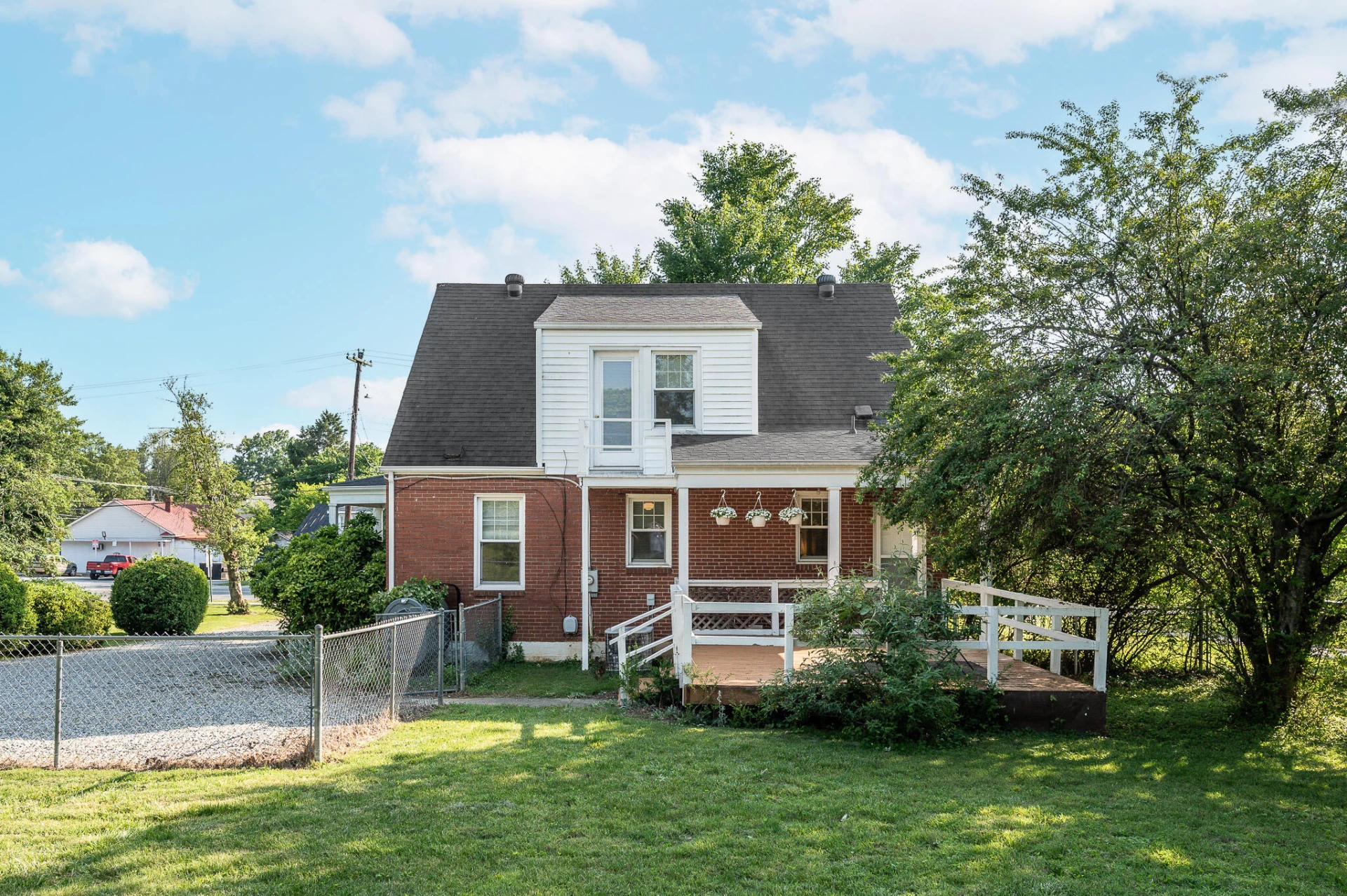 1210 Oakwood ST - Photo 43