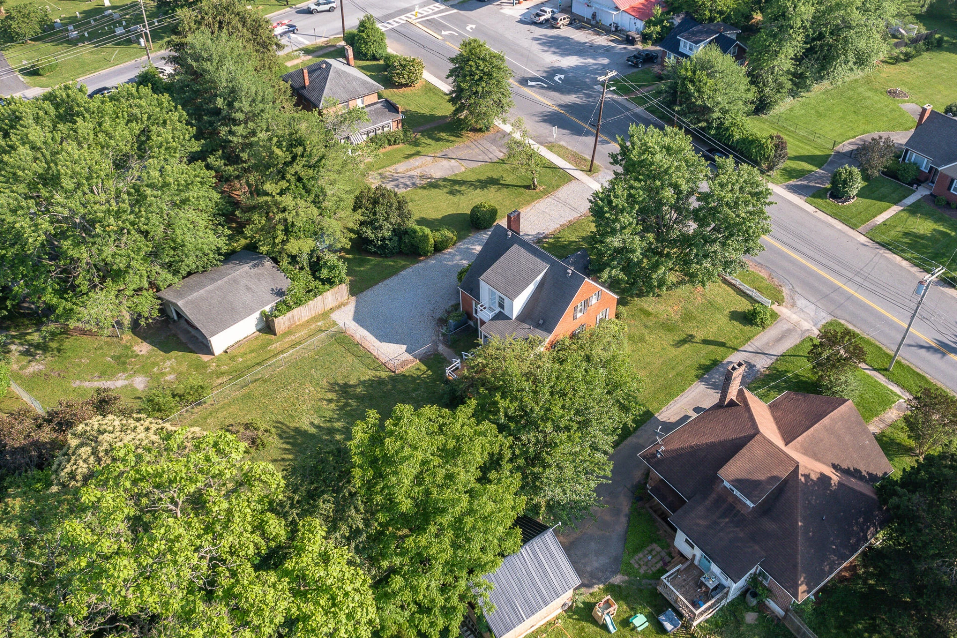 1210 Oakwood ST - Photo 46