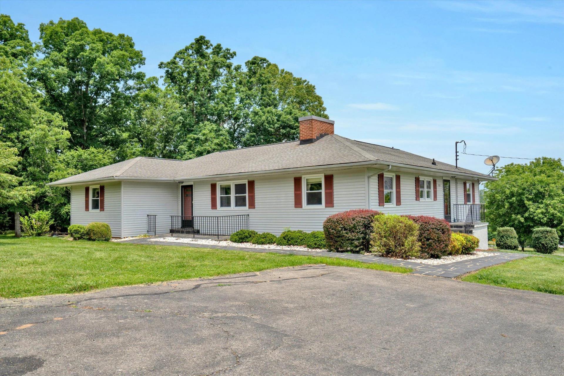 1313 Boone DR - Photo 5