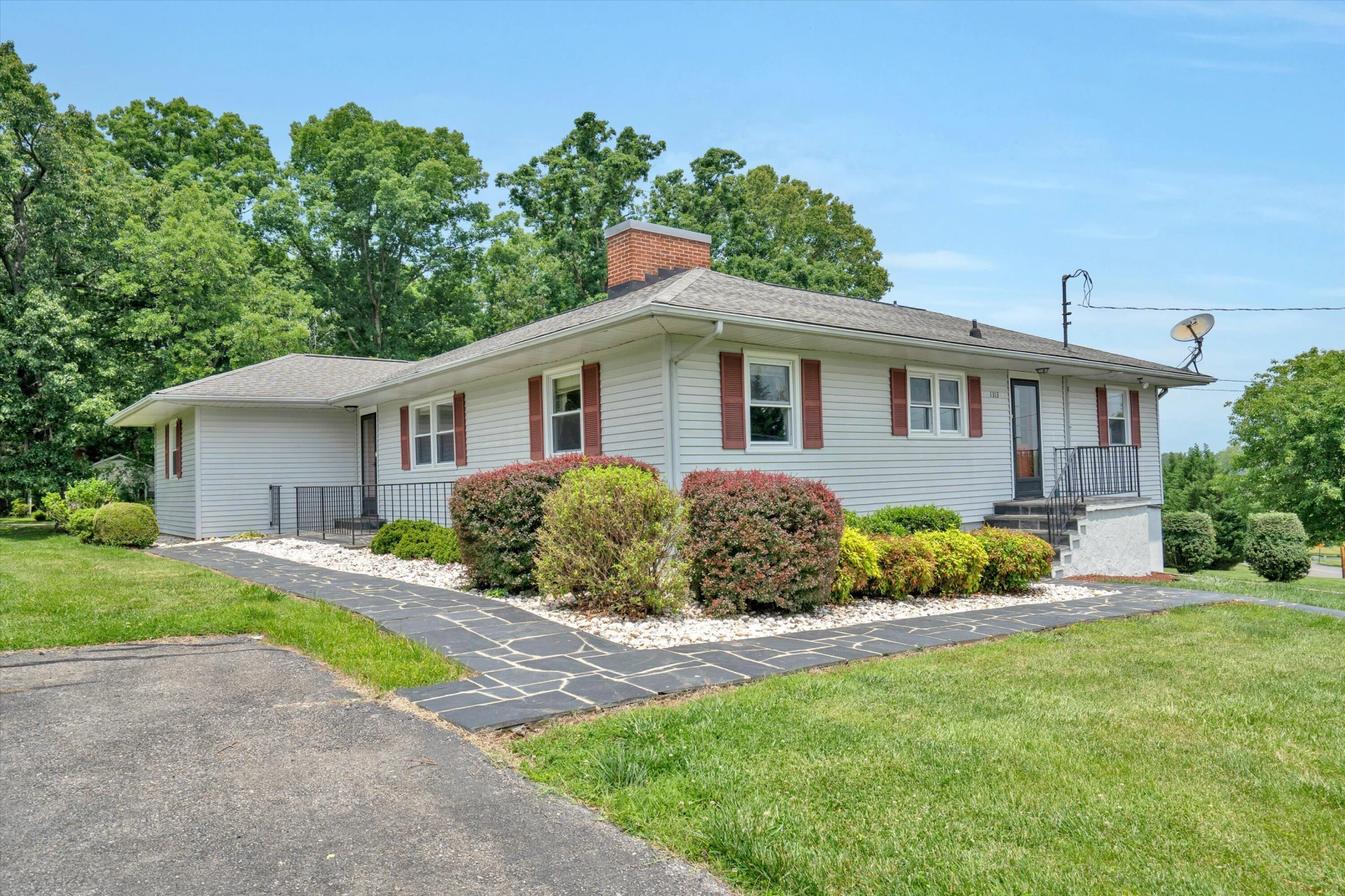 1313 Boone DR - Photo 6