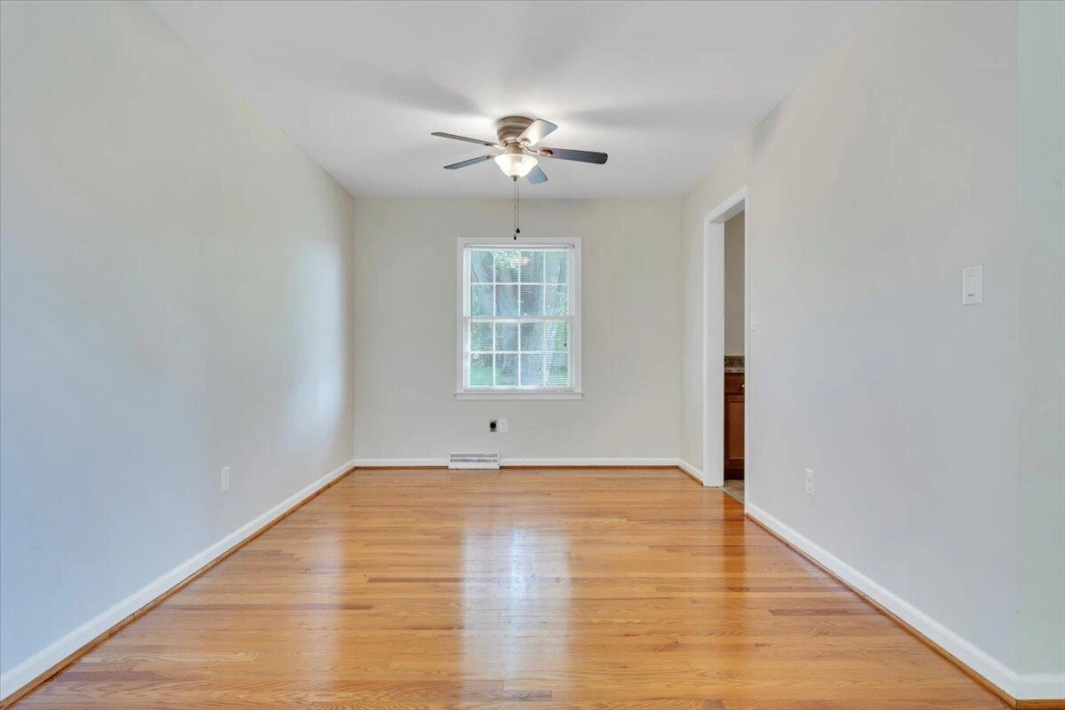 569 Holiday RD - Photo 16