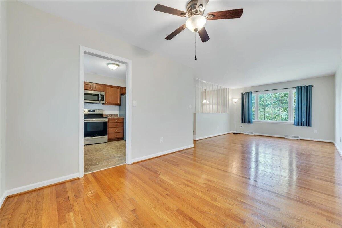 569 Holiday RD - Photo 17