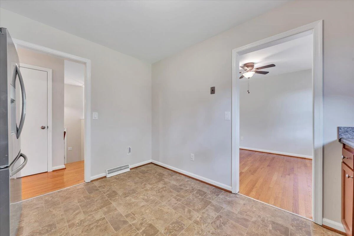 569 Holiday RD - Photo 19