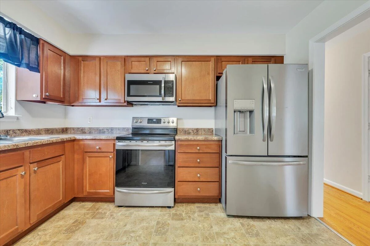 569 Holiday RD - Photo 20