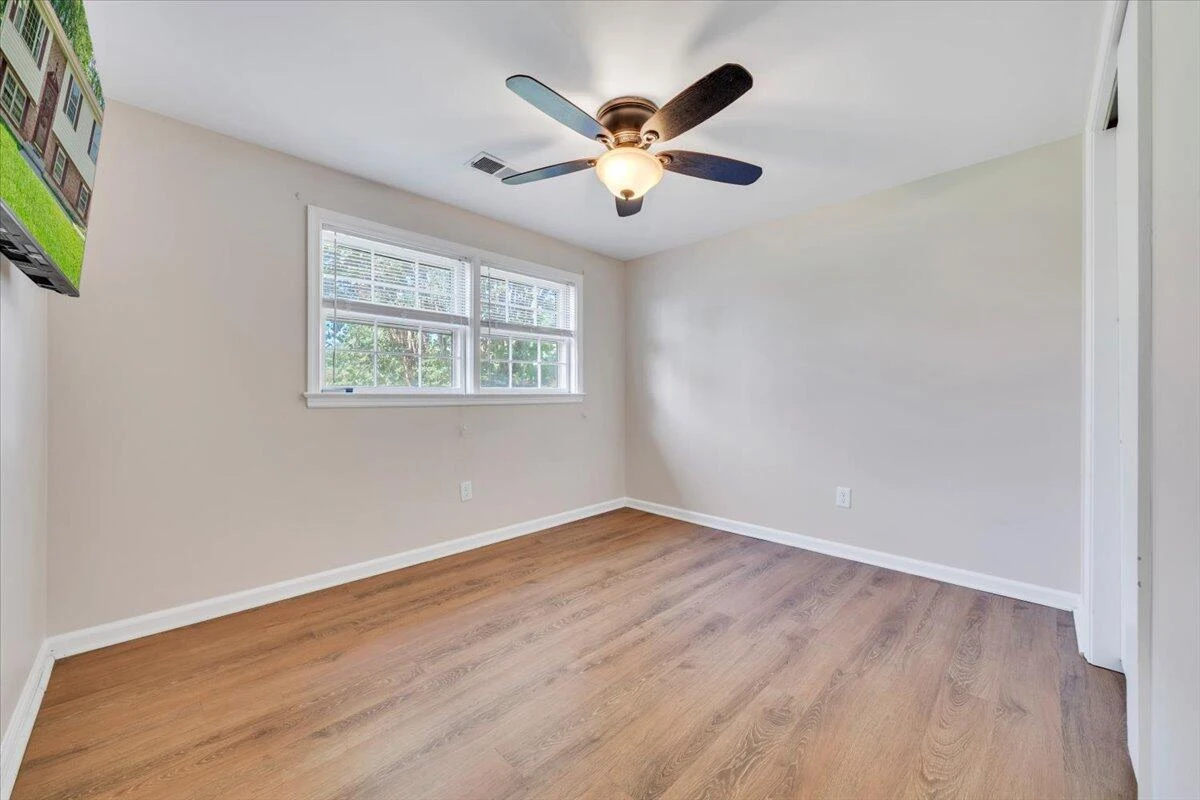 569 Holiday RD - Photo 30