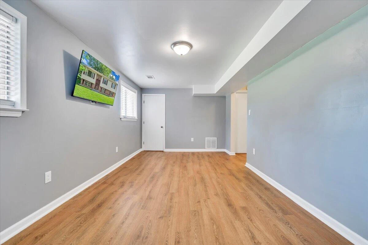 569 Holiday RD - Photo 33